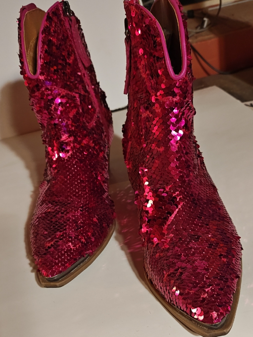 Dingo Women's Dance hall Queen Fuchsia Sequin Ankle Western Boots Like New 7.5